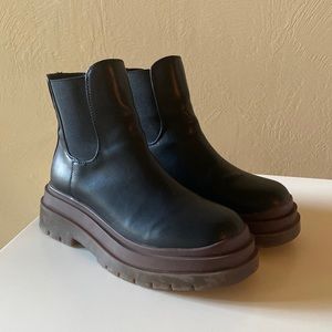 UO Urban Outfitters Black/Brown Betty Boot Chunky Platform Size 10